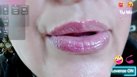 Snapshot of kerly_doll chatting on 01/21/25, 04:37 K E R L Y online show from 01/21/25, 04:37