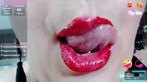 Snapshot of kerly_doll chatting on 01/21/25, 10:41 K E R L Y online show from 01/21/25, 10:41