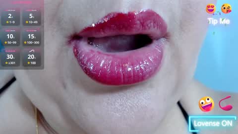 Snapshot of kerly_doll chatting on 01/22/25, 04:23 K E R L Y online show from 01/22/25, 04:23