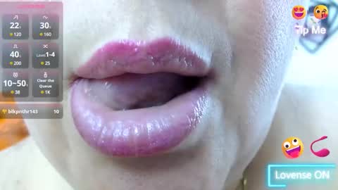 Snapshot of kerly_doll chatting on 01/27/25, 06:41 K E R L Y online show from 01/27/25, 06:41