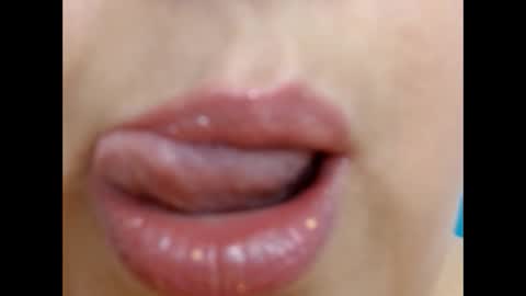 Snapshot of kerly_doll chatting on 01/28/25, 05:56 K E R L Y online show from 01/28/25, 05:56