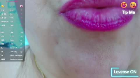 Snapshot of kerly_doll chatting on 03/10/25, 06:56 K E R L Y online show from 03/10/25, 06:56