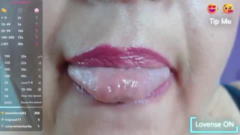 Snapshot of kerly_doll chatting on 03/11/25, 09:37 K E R L Y online show from 03/11/25, 09:37