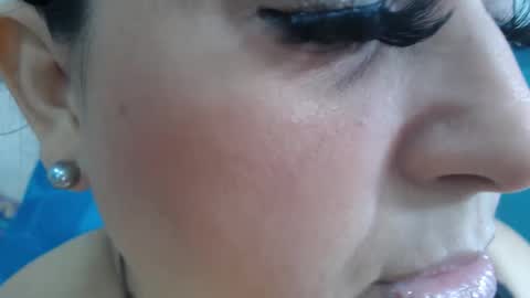 Snapshot of kerly_doll chatting on 02/15/26, 01:09 K E R L Y online show from 02/15/26, 01:09