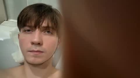 Snapshot of kero180 chatting on 02/10/25, 01:03 Kero online show from 02/10/25, 01:03