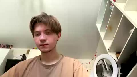 Snapshot of kero180 chatting on 02/20/25, 11:31 Kero online show from 02/20/25, 11:31