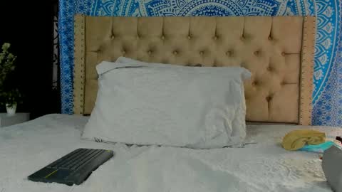 Snapshot of keryhillson chatting on 12/28/24, 01:28 Kery Hillson online show from 12/28/24, 01:28