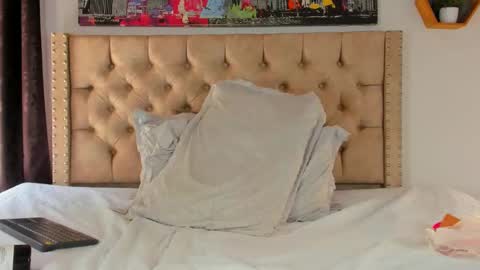 Snapshot of keryhillson chatting on 01/12/25, 05:01 Kery Hillson online show from 01/12/25, 05:01