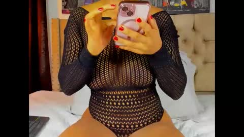 Snapshot of keryhillson chatting on 01/16/25, 12:20 Kery Hillson online show from 01/16/25, 12:20