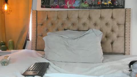 Snapshot of keryhillson chatting on 02/12/25, 03:16 Kery Hillson online show from 02/12/25, 03:16