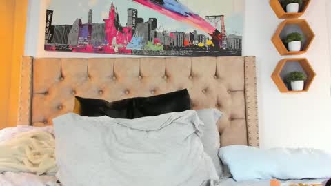 Snapshot of keryhillson chatting on 03/05/25, 04:24 Kery Hillson online show from 03/05/25, 04:24