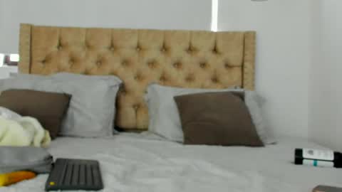 Snapshot of keryhillson chatting on 09/21/25, 02:40 Kery Hillson online show from 09/21/25, 02:40