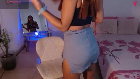 Mia  online show from 11/05/25, 03:34