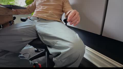 Ket online show from 10/31/25, 05:19