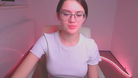 Snapshot of ketrin_pirsss chatting on 02/05/25, 06:46 Ketrin online show from 02/05/25, 06:46