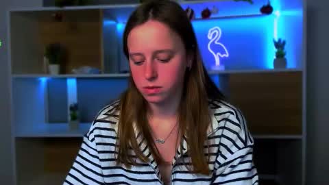 keuli_li online show from 01/13/26, 06:08