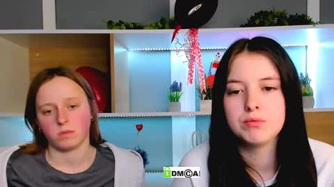 keuli_li online show from 02/19/26, 07:54
