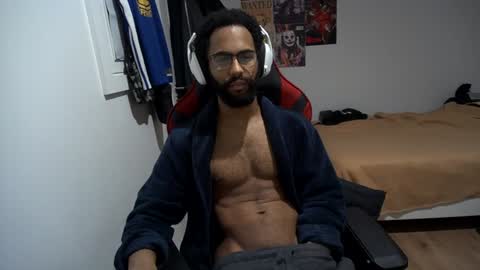 kevi4 online show from 01/31/25, 01:43