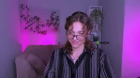 Snapshot of kevi_sunn chatting on 09/13/25, 08:30 kevi here online show from 09/13/25, 08:30