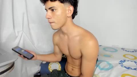 kevin_adrian01 online show from 05/17/26, 06:00