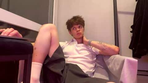 Snapshot of kevin_bucks chatting on 02/17/26, 02:35 Kevin online show from 02/17/26, 02:35