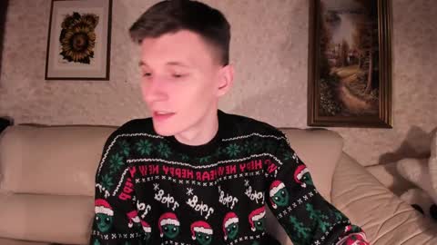 Snapshot of kevin_hornyyy chatting on 01/03/25, 03:44 kevin online show from 01/03/25, 03:44