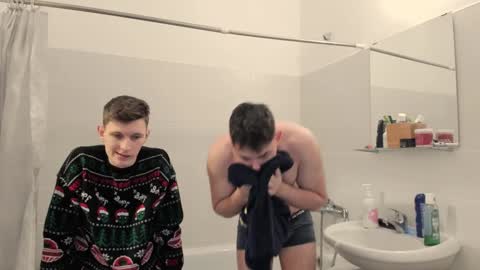 Snapshot of kevin_hornyyy chatting on 01/10/25, 03:27 kevin online show from 01/10/25, 03:27