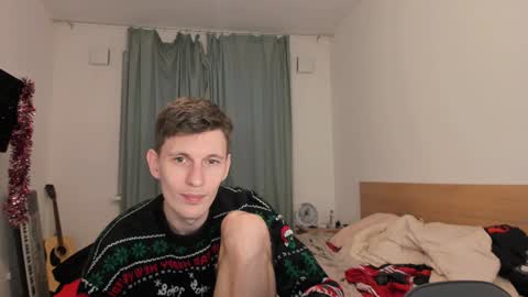 Snapshot of kevin_hornyyy chatting on 01/20/25, 10:48 kevin online show from 01/20/25, 10:48