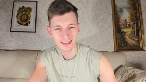 Snapshot of kevin_hornyyy chatting on 10/18/25, 10:49 kevin online show from 10/18/25, 10:49