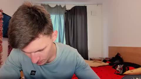 Snapshot of kevin_hornyyy chatting on 10/26/25, 10:10 kevin online show from 10/26/25, 10:10