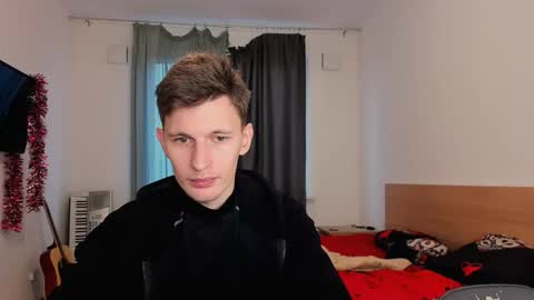 Snapshot of kevin_hornyyy chatting on 11/05/25, 11:43 kevin online show from 11/05/25, 11:43