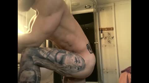 Snapshot of kevin_muscle1 chatting on 01/13/26, 08:41 Kevin online show from 01/13/26, 08:41