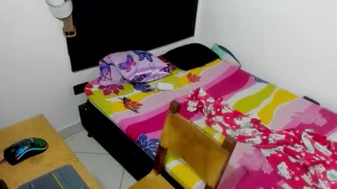 Snapshot of kevinkewma chatting on 10/12/25, 12:15 kevinkewma online show from 10/12/25, 12:15