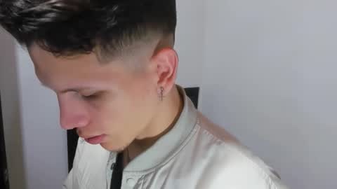 Snapshot of kevinkewma chatting on 11/30/25, 10:08 kevinkewma online show from 11/30/25, 10:08