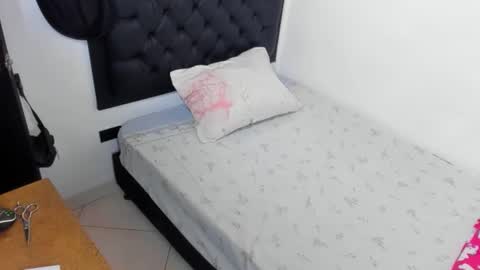 Snapshot of kevinkewma chatting on 12/16/25, 10:09 kevinkewma online show from 12/16/25, 10:09