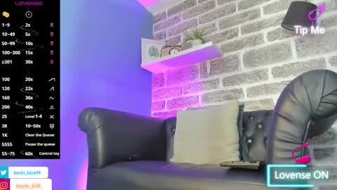 Snapshot of kevinn_blue chatting on 12/04/25, 04:22 Sexy Hot Kevin online show from 12/04/25, 04:22