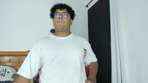 Snapshot of kevinn_m chatting on 07/18/26, 02:16 KevinM online show from 07/18/26, 02:16