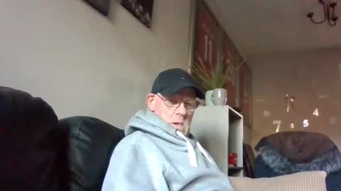 kevlooking4sez online show from 04/11/26, 05:28