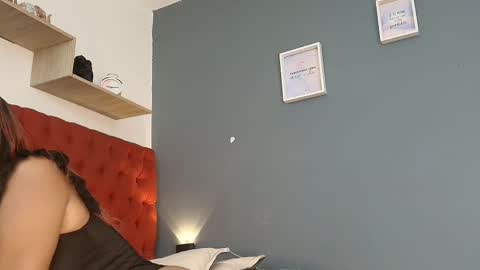 Keyla  online show from 10/24/25, 12:01