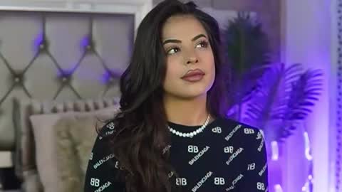 keylaconner online show from 10/17/25, 01:31