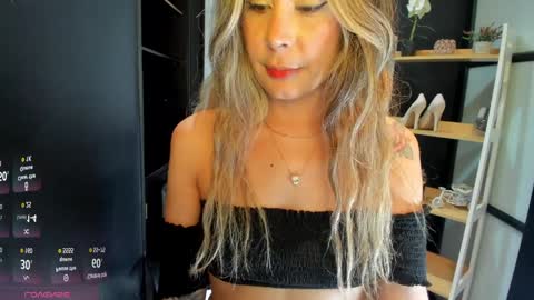 Snapshot of keylakim chatting on 12/13/24, 02:38 Keyla Kim online show from 12/13/24, 02:38