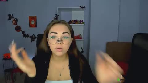 Keylas online show from 10/31/25, 07:31