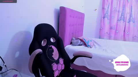 Snapshot of keylli_brownss chatting on 12/02/24, 11:29 Keylli online show from 12/02/24, 11:29