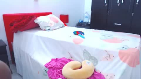 Sandy Saenz online show from 02/20/25, 11:32