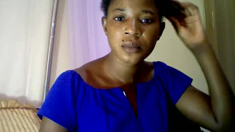 kezzia2 online show from 11/17/25, 08:20