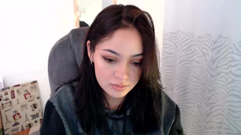 Snapshot of khal_girl chatting on 02/11/25, 03:51 Liss online show from 02/11/25, 03:51