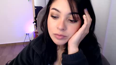 Snapshot of khal_girl chatting on 11/05/25, 12:54 Liss online show from 11/05/25, 12:54