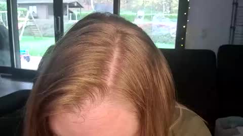 Snapshot of khaleesi0890 chatting on 11/21/25, 08:35 khaleesi0890 online show from 11/21/25, 08:35