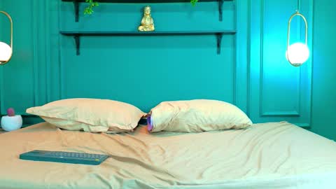 Snapshot of khaterine_hot_1 chatting on 02/18/26, 05:03 Kathe Hot online show from 02/18/26, 05:03