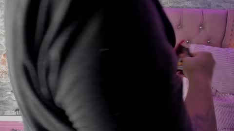 Khelany Isyy  online show from 10/22/25, 01:55